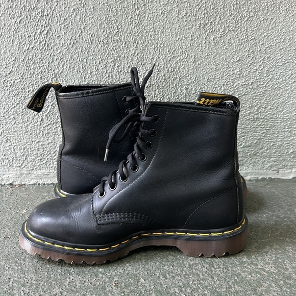 Dr. Martens Black 1460 Vintage Made in England Lace Up Boots Mens UK Sz 7 - Picture 8 of 15